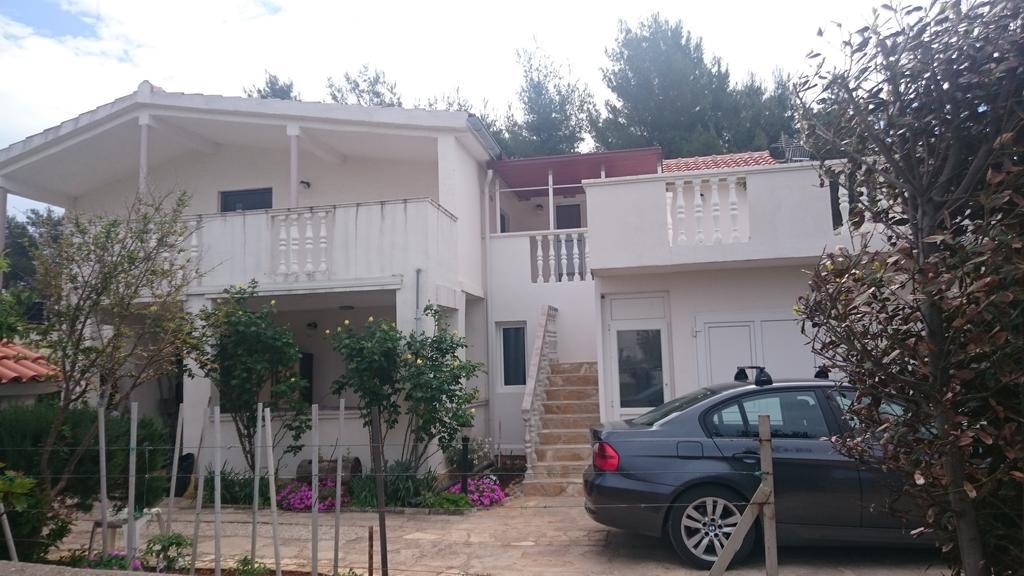 Apartments Mas-Rafaj Vir Exterior photo